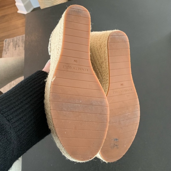 Kenneth Cole NY Olivia T Strap Espadrille Wedge Sandal Ice Leather - Picture 9 of 10